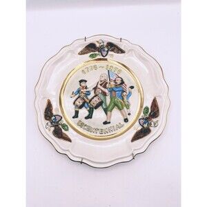Bi-Centennial Collectors Plate 1776-1976 w/ wall hanger